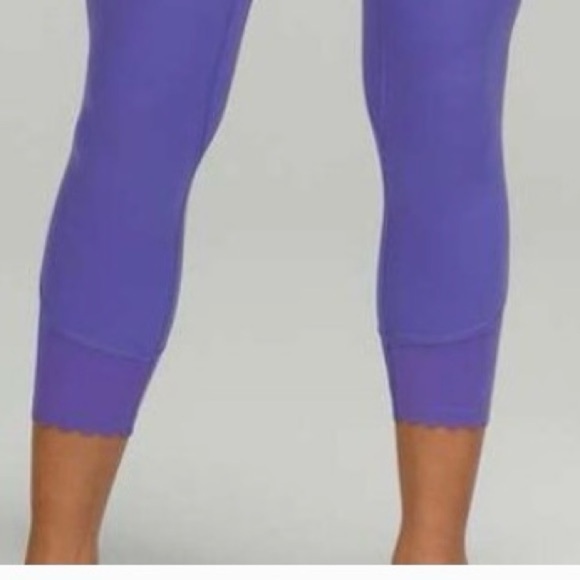 Lululemon Align Scalloped Hem High-Rise Crop 23" Charged Indigo Size 8 - Picture 2 of 5